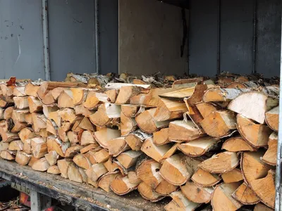 Сколько колотых дров входит в одну Газель