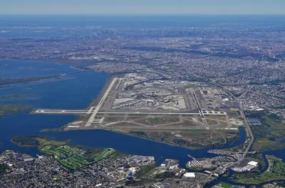 Аэропорт JFK в Нью-Йорке придумал, как сократить очереди: решение удобное и  бесплатное