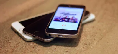 Images of Unreleased iPhone 5s in Black and Slate Shared Online - MacRumors