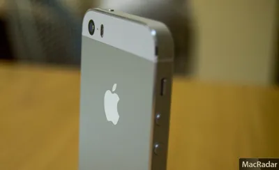 Apple iphone 5 white – Stock Editorial Photo © eranicle #19040605