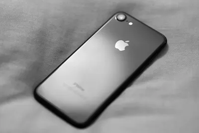 У нас iPhone 7 Jet Black. Почему нельзя покупать чёрный оникс