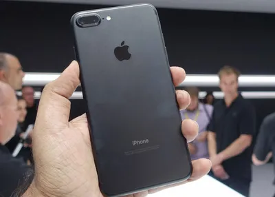 У нас iPhone 7 Jet Black. Почему нельзя покупать чёрный оникс