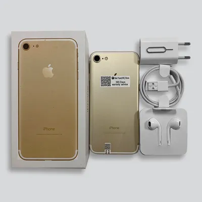 View of iPhone 7 Plus Rose Gold. The iPhone 7 Plus is new smartphone  produced by Apple Computer, Inc Stock Photo - Alamy