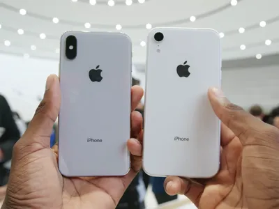 KGI: All iPhone X Colors Will Have Black Bezels to Ensure 'Better Aesthetic  Design' - MacRumors