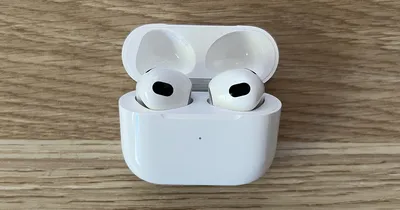 Apple AirPods 3 vs AirPods Pro (2019): which true wireless earbuds are  better? | TechRadar