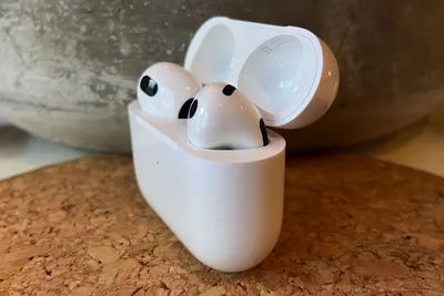 Apple AirPods 3 vs AirPods Pro - YouTube