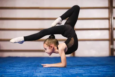 Как выбрать секцию по акробатики для мальчиков и девочек? — Блог ⏩ Крепыш
