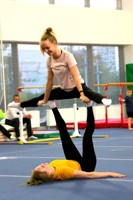 Акробатика в Igelsclub — лучшая спортивная школа для начинающих в СПб