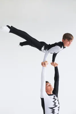 Художественная гимнастика и акробатика для детей в Сочи, спортивные школы FD