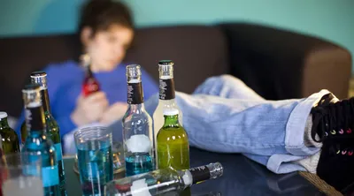 Бытовой алкоголизм - признаки алкоголизма в семье