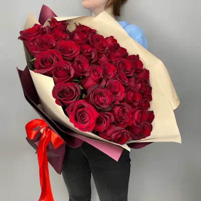 ЦВЕТЫ|УФА|БУКЕТЫ|ДОСТАВКА on Instagram: \"Букет из 71 метровой розы 💔  Роскошные алые розы символизируют любовь и страсть. Такой роскошный букет  скажет всё за вас 🔥 Цена: 19370₽\"