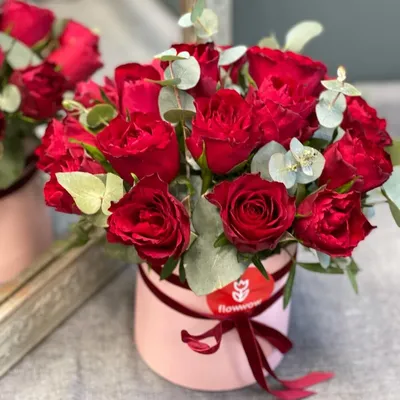Красные голландские розы 60cм это букет из свежих срезанных цветов. KROKUS  - лучший интернет магазин, доставка цветов в Риге