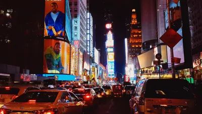 картинки : Нью-Йорк, Жизнь, ночь, Переполненный, Америка, США, Таймс Сквер,  люди, автомобиль, Красный, легкий, известный, Знаменитость, Столичная зона,  Мегаполис, Ориентир, городской район, городской пейзаж, в центре города,  улица, Электронные вывески ...