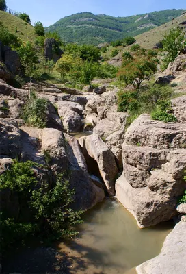 Урочище Панагия и Арпатские водопады в селе Зеленогорье, Крым