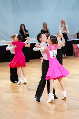 Профессиональные cпортивные бальные танцы - Ecole de danse Lausanne - Steps  Dance School