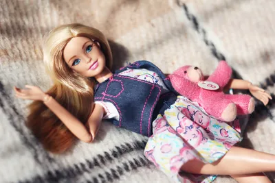 Фильм «Барби» усилил интерес к акциям производителя кукол Mattel - РБК  Инвестиции