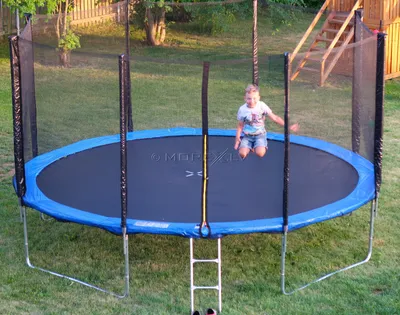 Батут 427 см + защитная сетка + лестница 14ft (4.25 м) 14FT-TRAMPOLINE  Батуты купить в Риге с доставкой, цена, заказать в интернет магазине | MOREX