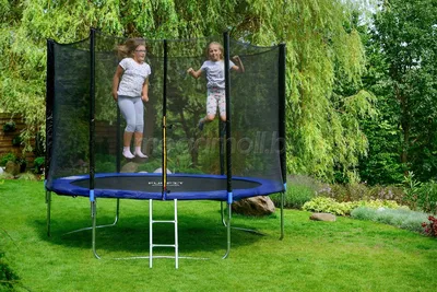 Батут 305 см + защитная сетка + лестница 10ft (3.05 м) 10FT-TRAMPOLINE  Батуты купить в Риге с доставкой, цена, заказать в интернет магазине | MOREX