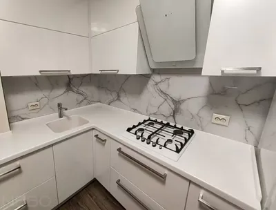 Белая кухня со скинали фото фотографии