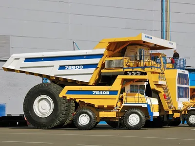 БелАЗ-75600 '2007–н.в. | Dump trucks, Heavy equipment, Heavy construction  equipment