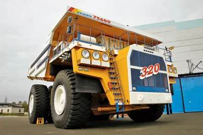 БелАЗ 75600 - самый большой грузовик в СНГ