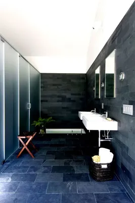 синяя ванная комната с синей плиткой и белой раковиной Фон Обои Изображение  для бесплатной загрузки - Pngtree