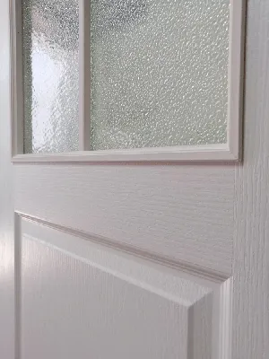 Межкомнатная дверь ЛФ20 цвет Белый тип стекла Прозрачное 6 мм, с фацетом с  двух сторон отделка Эмаль в Москве, цена 62 128 руб.: заказать межкомнатную  дверь ЛФ20