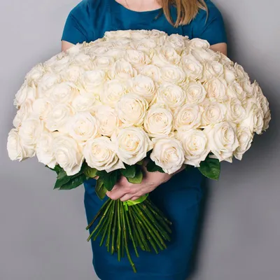 Белые розы Букет из 15 белых роз 50-60 см - цена 3606 руб.