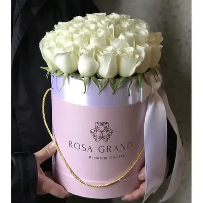 Белые розы в коробке (S) 31-35 роз - купить в интернет-магазине Rosa Grand