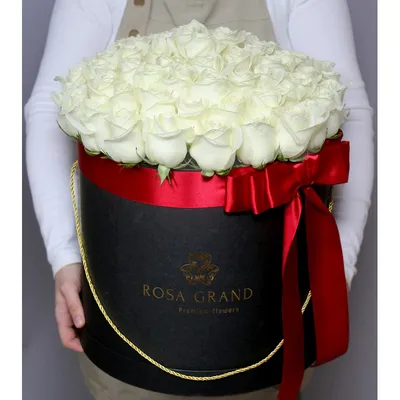 Белые розы в шляпной коробке | DolinaRoz