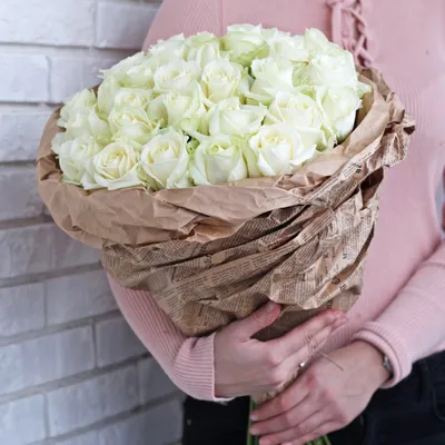 Букет из 15 белых роз 70 см Эквадор- купить в СПб с доставкой в интернет  магазине \"Цветочкин\"