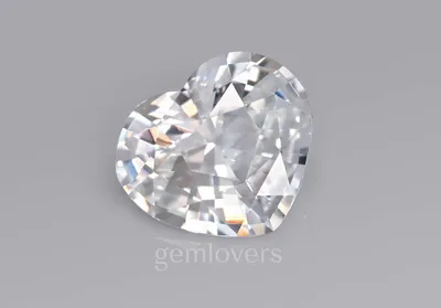 Белый сапфир в огранке сердце 3.13 карат купить по доступной цене | Gem  Lovers