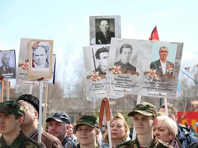 Путин принял участие в акции «Бессмертный полк» в Москве — РБК