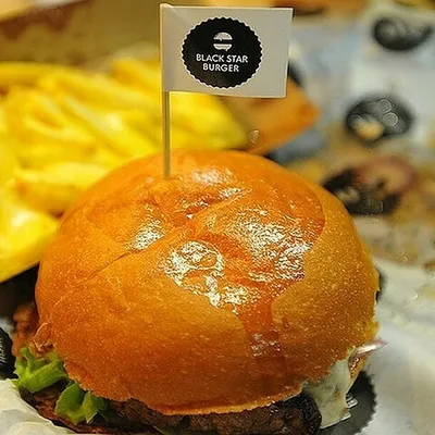 Фото: Black Star Burger открыл свои двери в Ташкенте (+ меню) — Anons.uz