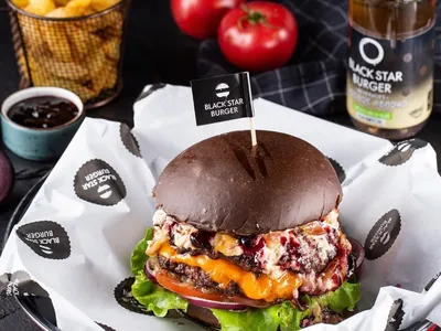 Black Star Burger Arrives in LA from Russia
