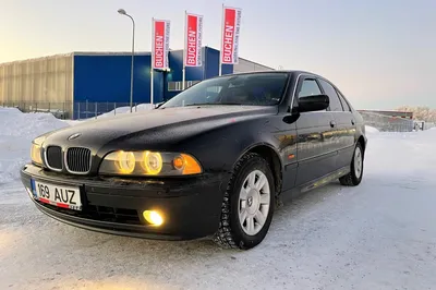 Just picked up my new to me BMW. 2001 E39 525 in the color Anthrazit  metallic. Right is mine and the one on the Left is from my best Friend. : r/ BMW