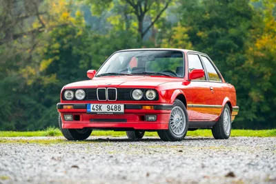 1986 BMW E30 M3: Legend Series