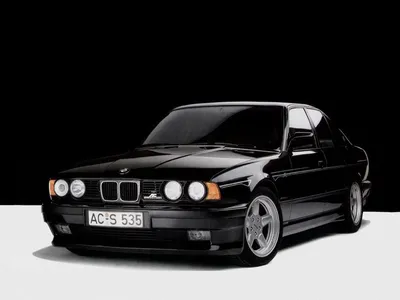 Чёрный BMW E34 с неоновой зелё…» — создано в Шедевруме
