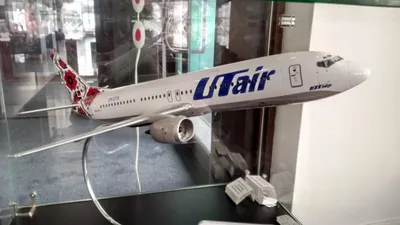Boeing 737-400 ДОНАВИА VQ-BAN — Каропка.ру — стендовые модели, военная  миниатюра