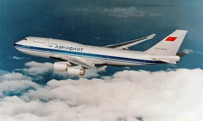 Three-decker Boeing 747-400. Took off in 30 seconds. And how does this take  off? - YouTube