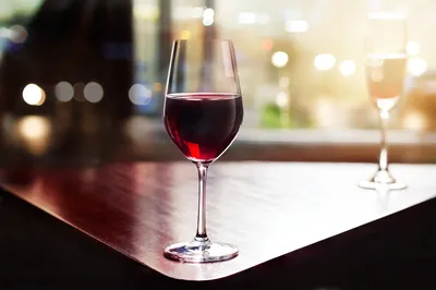 Дарим бокал вина к каждой заказанной закуске🍷 Каждый понедельник!  Количество заказанных сетов не ограничено - можно позволить себе… |  Instagram