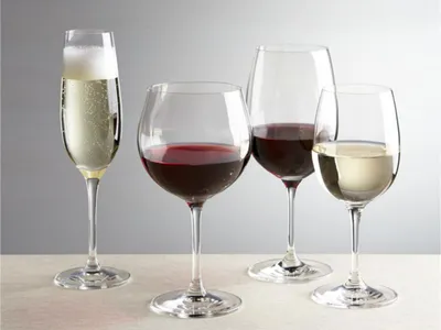 Блог » Как наливать вино в бокал