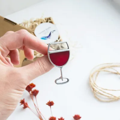 красное вино наливают в бокал вина Фон Обои Изображение для бесплатной  загрузки - Pngtree