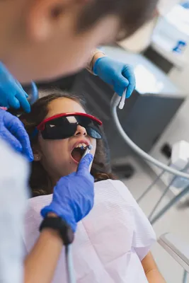 Молочные зубы у детей: сколько должно быть, когда выпадают и какое выбрать  лечение