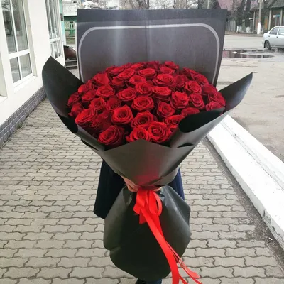 Букет лилий с пионовидными розами и вербой купить с доставкой в СПб
