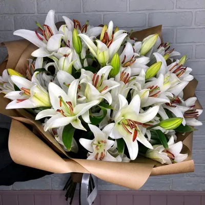 Купить букет лилий в Ростове-на-Дону с доставкой. | White lily bouquet,  White lily flower, Boquette flowers