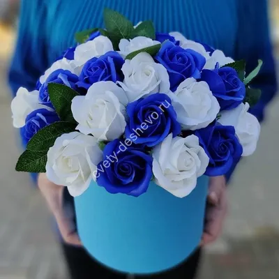 Букет из 51 синей розы купить с доставкой в интернет-магазине за 33836р.  Позиция № 110