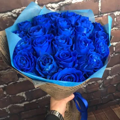 Микс-букет из 39 синих и белых роз (70см) за 18915р. Позиция № 1041