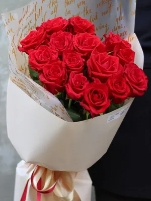 15 красных роз 60 см с эвкалиптом | купить недорого | доставка по Москве и  области | Roza4u.ru