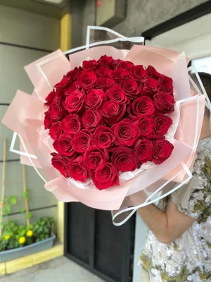 Рэд: красные розы и эвкалипт по цене 5990 ₽ - купить в RoseMarkt с  доставкой по Санкт-Петербургу